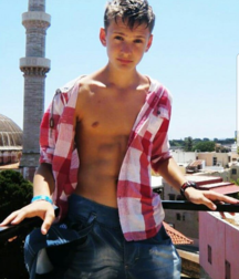 Funny Boys and summer 5df7f0be5b877.png