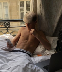 Insta boys models twink tube 5e0f7ff418563.png