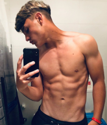 Insta boys models twink tube 5e0f80086077f.png