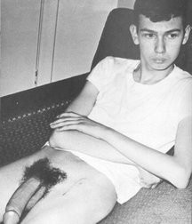 Naked Cute Boys 5e10cd4f321d9.jpg