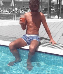 Boys models NN série 1 twink tube 5e132fc9248e2.png