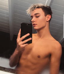 Boys models NN série 1 twink tube 5e132fccd04af.png