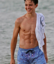 Boys models NN série 1 twink tube 5e13301167ed5.png