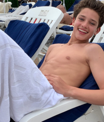 Boys models NN série 1 twink tube 5e133015c0bcd.png