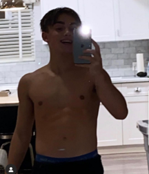 Boys models NN série 1 twink tube 5e133053f423f.png
