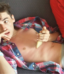 Boys models NN Série 2 twink tube 5e133f10d4366.png