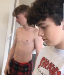 Boys models NN Série 2 twink tube 5e133f2fe5506.png