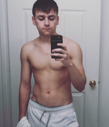 Boys models NN Série 2 twink tube 5e133f9120223.png