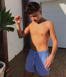Boys models NN Série 2 twink tube 5e133fb22f011.png