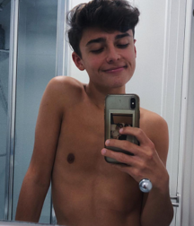 Boys models NN Série 2 twink tube 5e133fba587c6.png