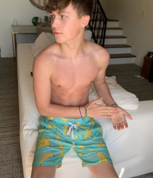 Cute teens on insta 5 5e26ce4e3fe1a.png
