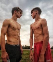 Teens on insta 4 5e26d2bd7e0f4.png