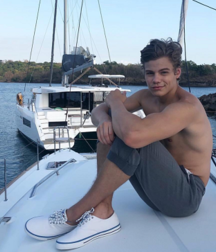 Teens on insta 4 5e26d2d64dde9.png