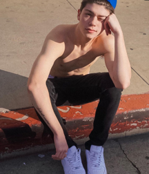 Teens on insta, best and cute 5e3717300fe8f.png