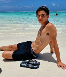 Teens outdoor, NN 5e554e2131ba5.png