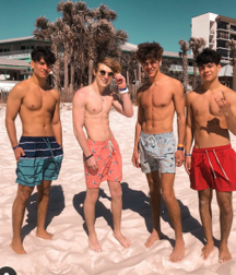 Teens outdoor, NN 5e554e5ae4cb4.png