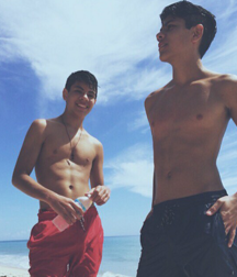 Teens outdoor, NN 5e554e97d2ffe.png