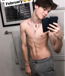 Teen models and sports, NN 5e7c9262e8f7b.png