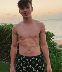 Teen models and sports, NN 5e7c9271862f9.png
