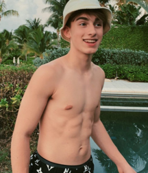 Teen models and sports, NN 5e7c927ade4e0.png
