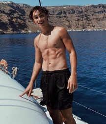 Summer boys funny gay porn selfies  5f551cfcd1b0e.jpg