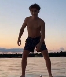 Summer boys funny gay porn selfies  5f551d5f17afe.jpg