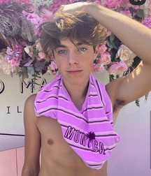 Summer boys funny gay porn selfies  5f551d6b718ea.jpg