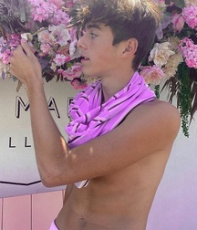 Summer boys funny gay porn selfies  5f551d79da177.jpg