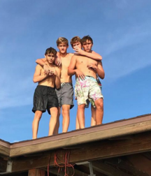 Summer boys funny gay porn selfies  5f551d97c97e5.png