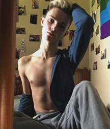 Summer boys funny gay porn selfies  5f551eaa8708b.png