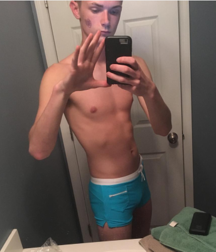 Summer boys funny gay porn selfies  5f551eadb319c.png