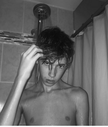GBT Boys Gay Tube Mix 13-09-04 5f5e1726a7a30.png
