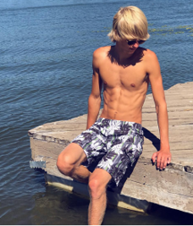 Sexy cute teens gay tube teen boys 5f60e9710679d.png