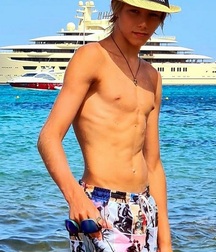 Wendesday's boys gay tube shirtless  5f61d15b78063.jpg