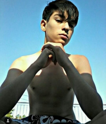 Wendesday's boys gay tube shirtless  5f61d2c85f568.png