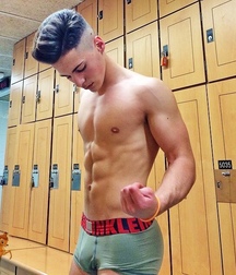 Uploaded by:MasculineyetARTistic 5db6e5c16f5f6.jpg
