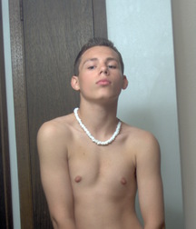 Dustin Hot Twink  5b81914a1983d.jpg