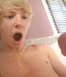 boy pee 574c78632a036.jpg