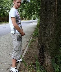 Pissing Boys 5742e03b9f168.jpg