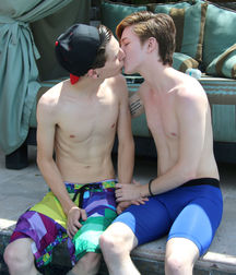 Twinks who love other twinks 5bbcceeadf8d5.jpg