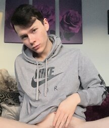 Shining Ember Selfie Boys Cam Porn 62a6123e828d3.jpg
