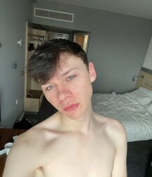 Shining Ember Selfie Boys Cam Porn 62a612536a09a.jpg
