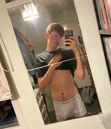 Shining Ember Selfie Boys Cam Porn 62a61259c3996.jpg