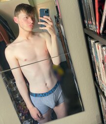 Shining Ember Selfie Boys Cam Porn 62a61275dc4ca.jpg