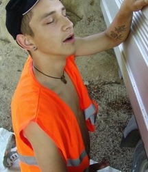Enjoying his work 56b05a1141c91.jpg
