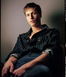 Harris Dickinson 5a194de4ced92.jpg
