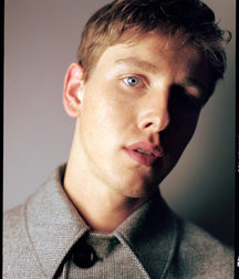 Harris Dickinson 5a194df65d02c.jpg