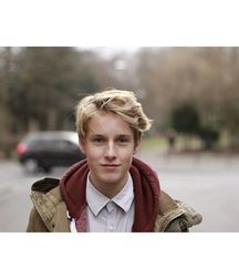 Louis Hofmann 5cf982e1bc08e.jpg