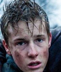 Louis Hofmann 5cf982f560e31.jpg