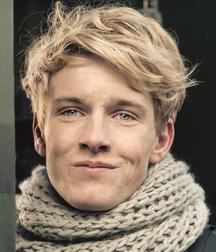 Louis Hofmann 5cf98300dd7b6.jpg